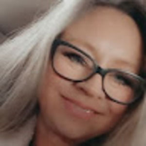 Meet your Posher, Cynthia